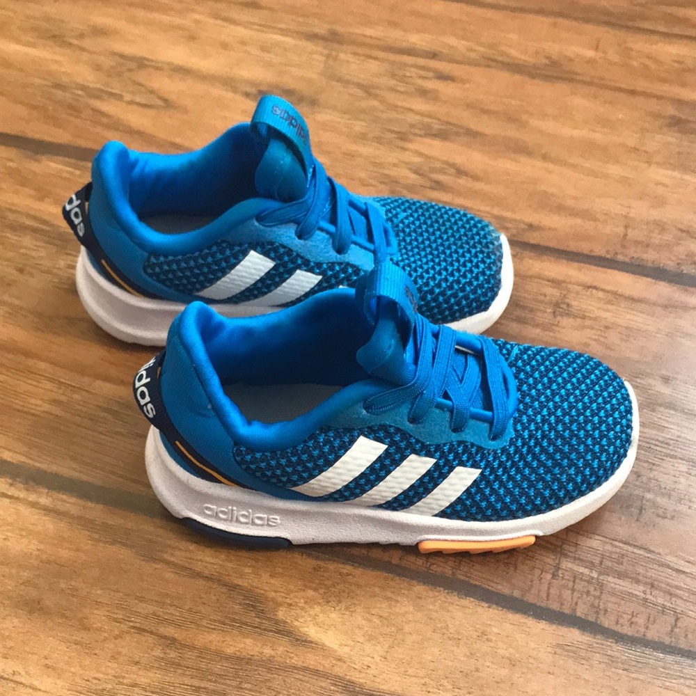 Adidas Sneakers